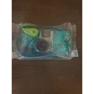 NIP Fujifilm Quicksnap Waterproof Camera Blue One Time Use Camera